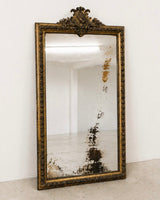 Miroir à fronton au lion — France, XIXe siècle