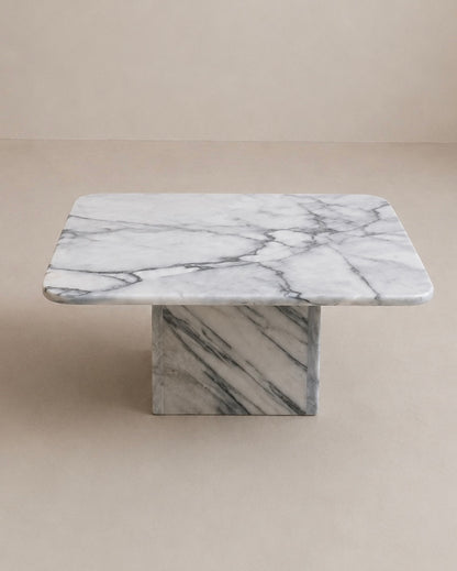 Table basse carrée en marbre blanc veiné — design italien, circa 1970
