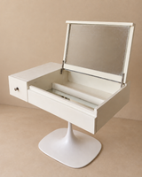 Coiffeuse à piètement tulipe en bois laqué blanc — années 1970