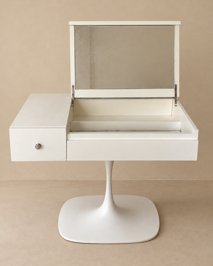 Coiffeuse à piètement tulipe en bois laqué blanc — années 1970